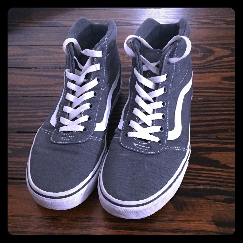 - Gray high top vans